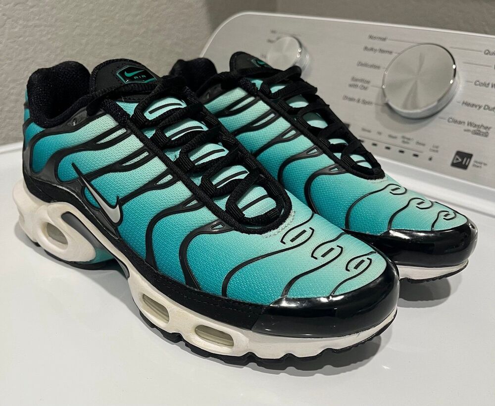 Nike Air Max Plus TN Aqua Gradient Running Shoes Women's US 7.5 Black Teal